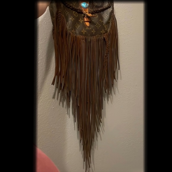 Authentic Louis Vuitton Fringe Purse. - Picture 10 of 10